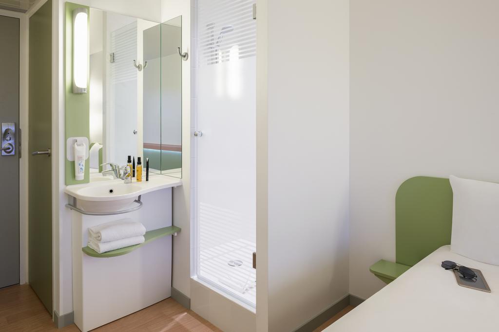 Ibis Budget Bern Expo Phòng bức ảnh